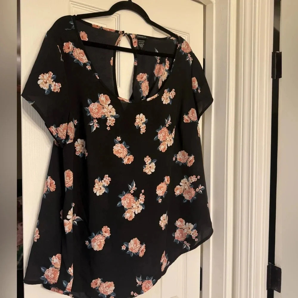 Torrid Floral Print Georgette Drape Back Top Plus Size 1 - Picture 2 of 6